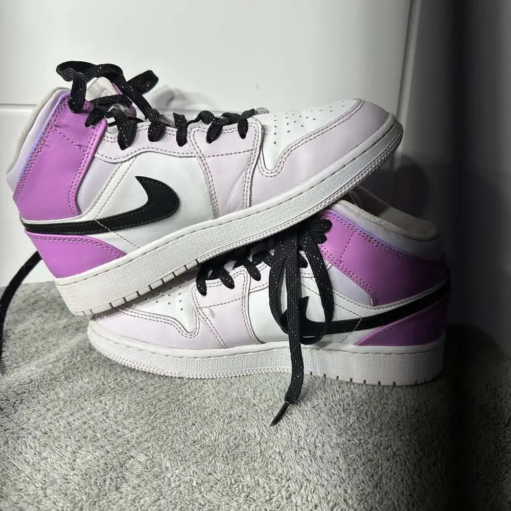 Nike step out